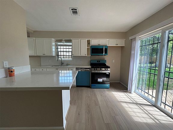 5th image of 10911 Lockgate Ln