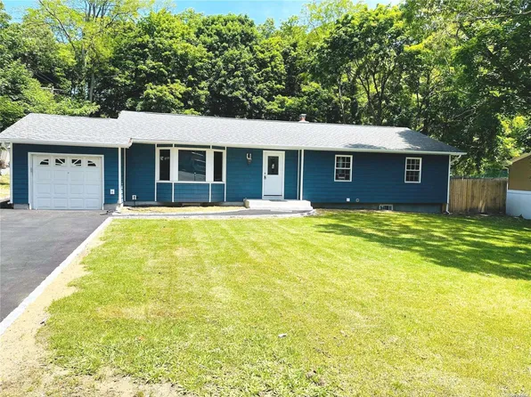 35 River Heights Drive, Smithtown, NY 11787