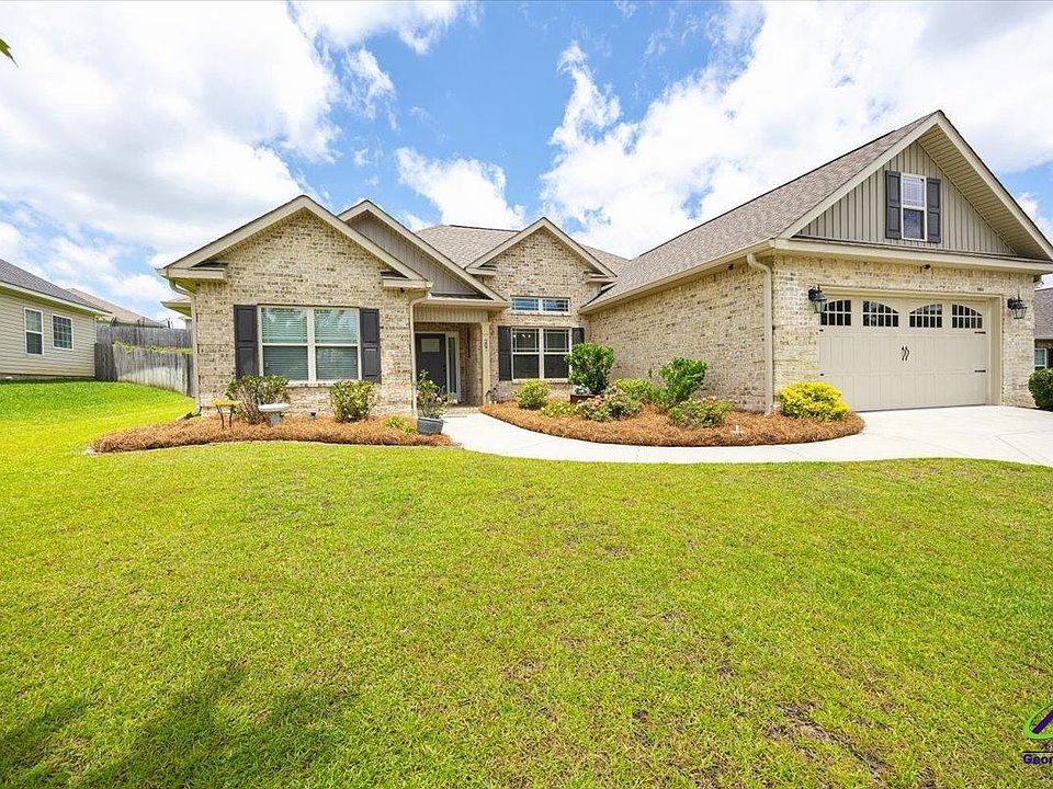 1st image of 207 Creek Ridge Dr