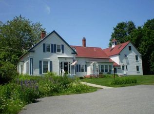 8 Maple Ave, Freeport, ME 04032