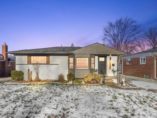 22617 Raymond Ct, Saint Clair Shores, MI 48082