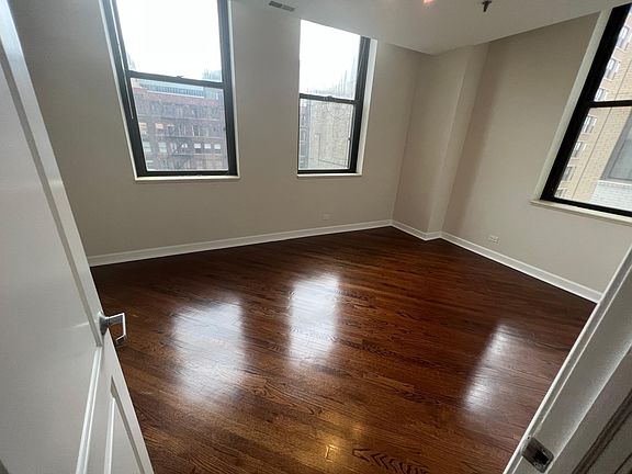 5th image of 680 S Federal St APT 701