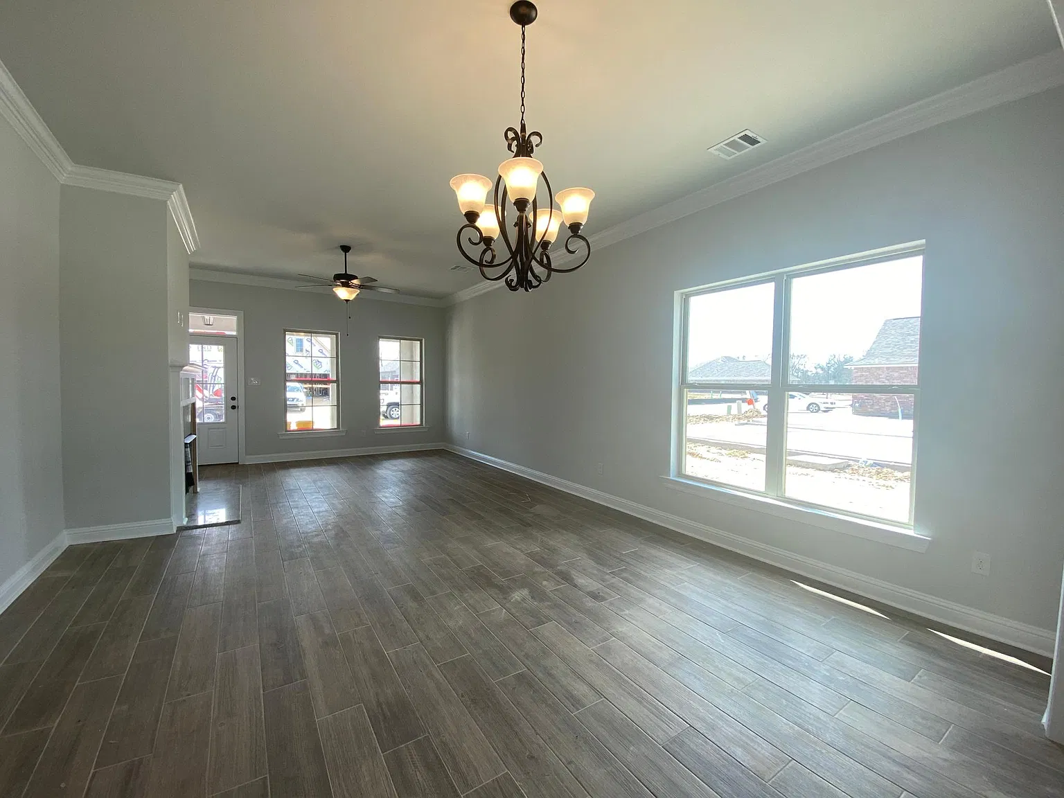 4 bed, 2397 sqft, $2,750 — Photo 2