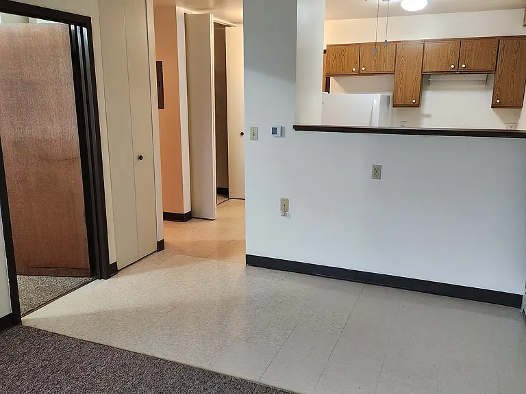 503 S Main St #12 — Photo 4