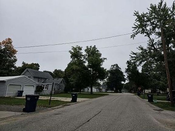 Exterior Neighborhood (street photo)