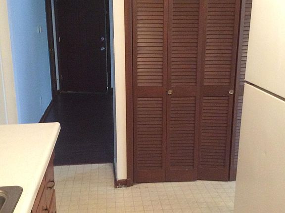 2nd image of 616 Chestnut Ave APT 4