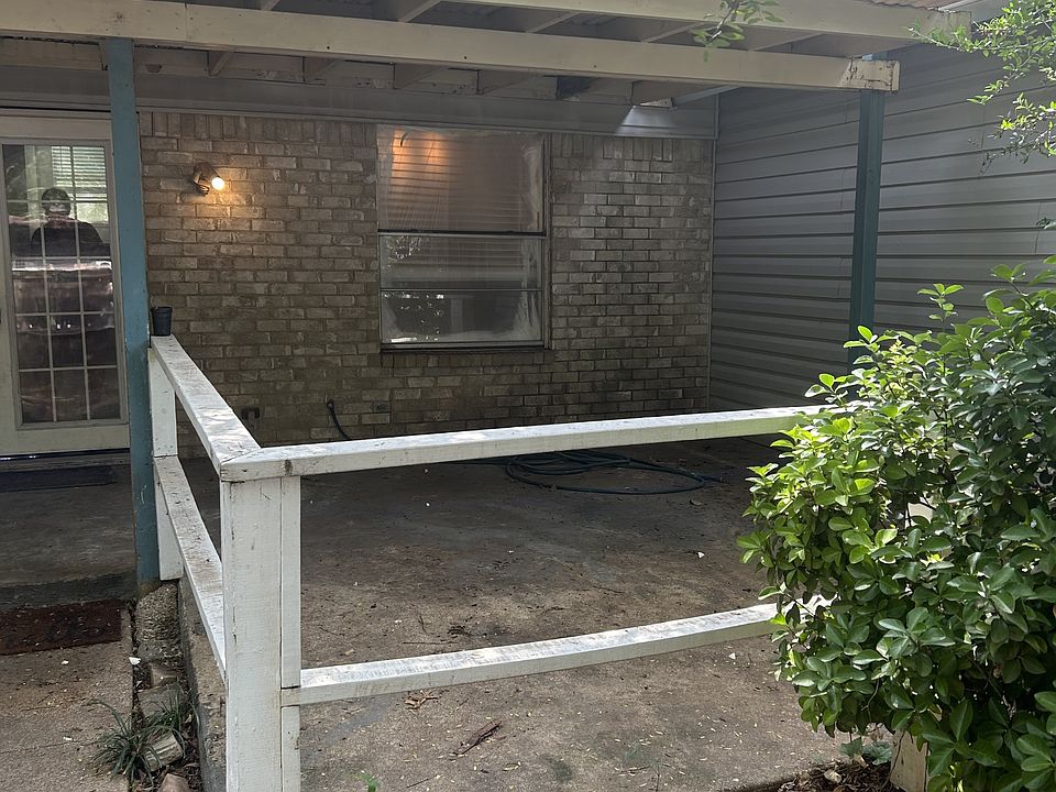 1st image of 4816 Rollingwood Ct #1