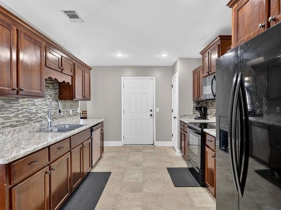 2nd image of 245 Stonebrook Way