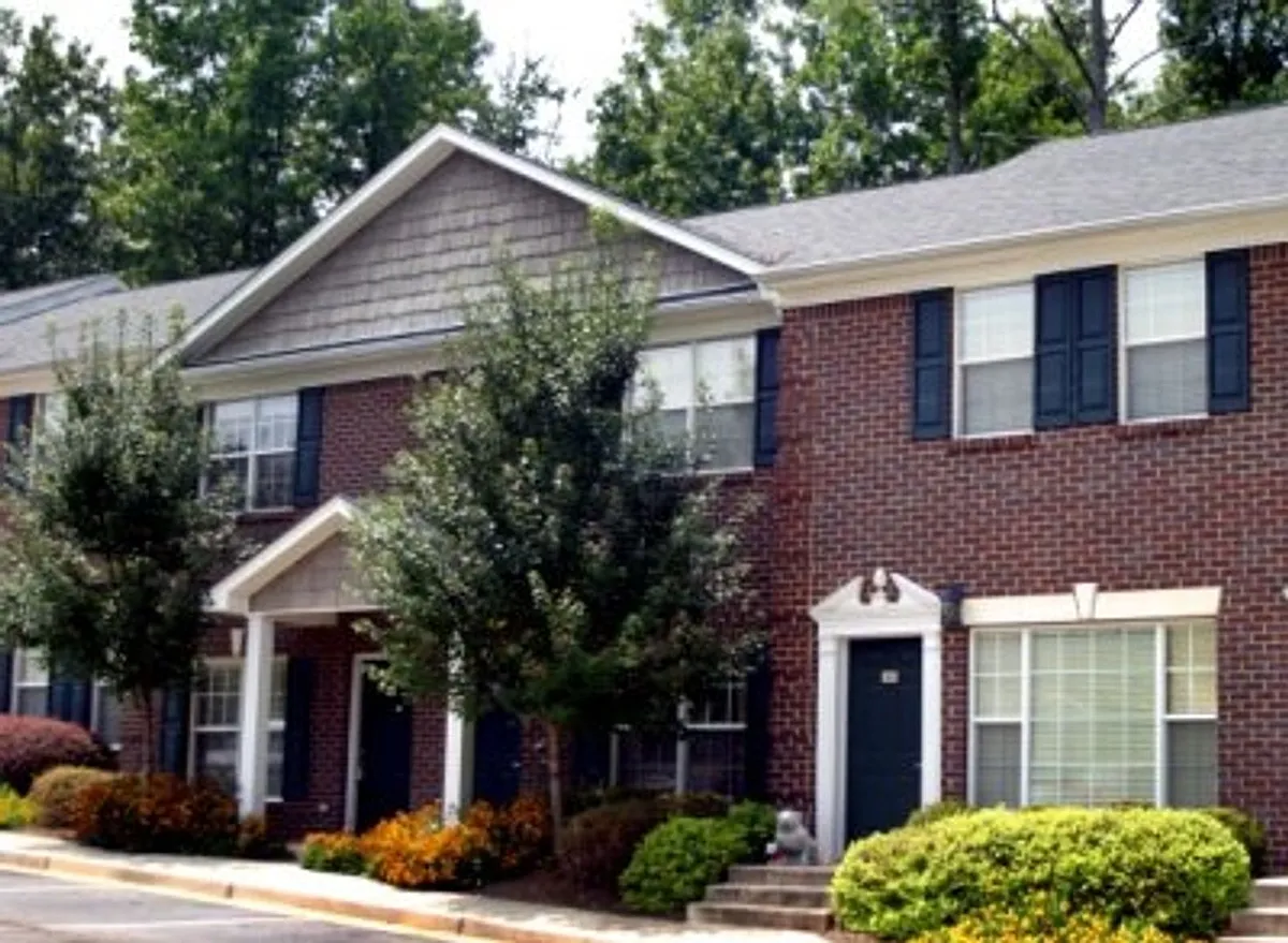 Building Photo - 101 Woodlake Dr #406