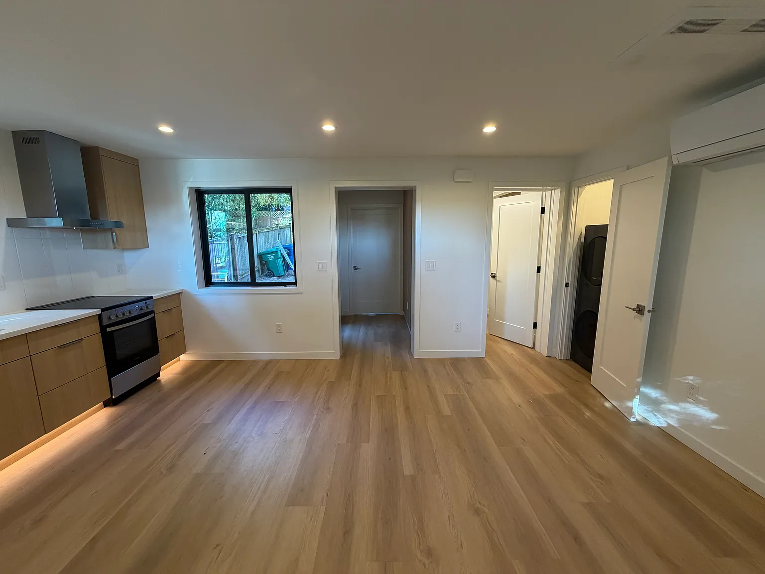 1 bed, 395 sqft, $2,200 — Photo 2