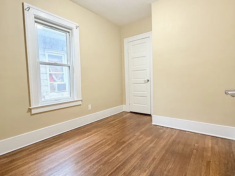 1165 Howard Ave #4 — Photo 12