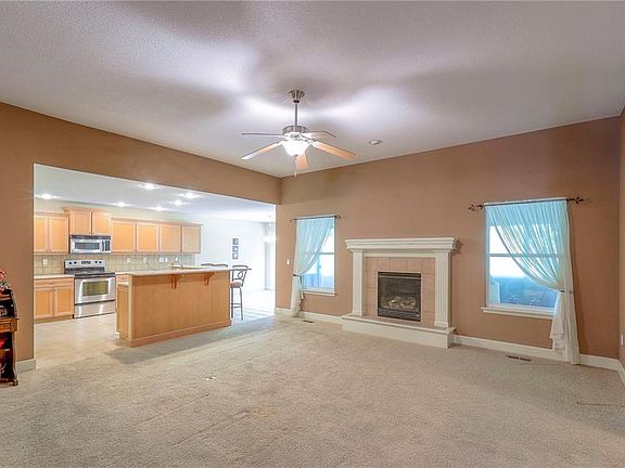 5th image of 2820 S Woodbury Dr