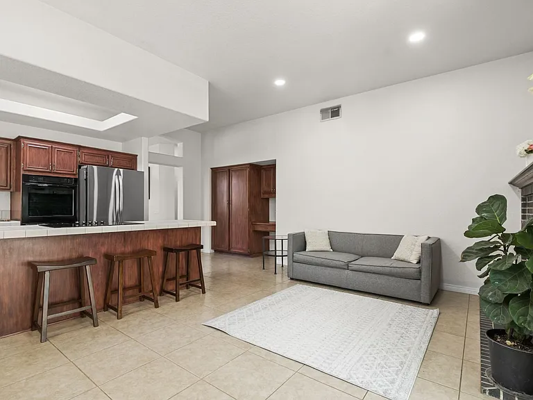 870 Bracero Pl — Photo 14