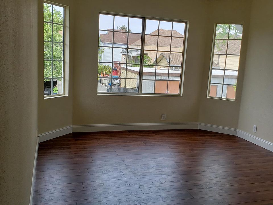 2nd image of 809 15th St #A