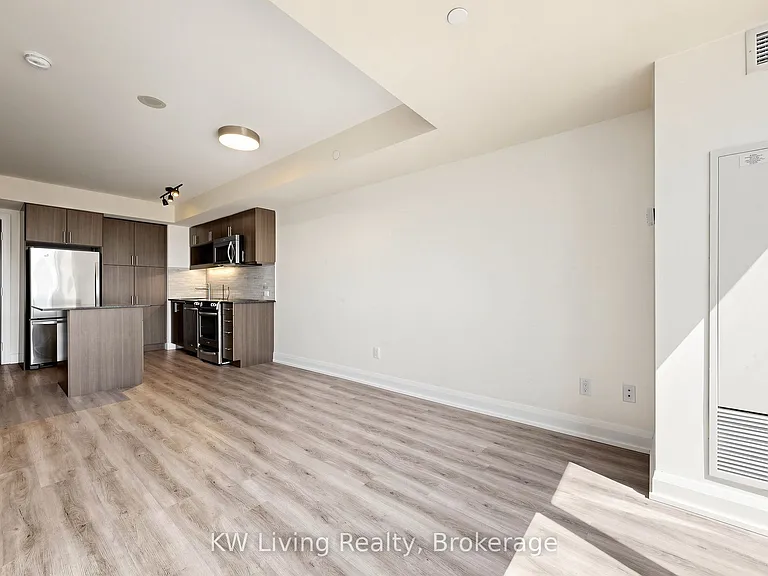 18 Graydon Hall Dr #312 — Photo 4