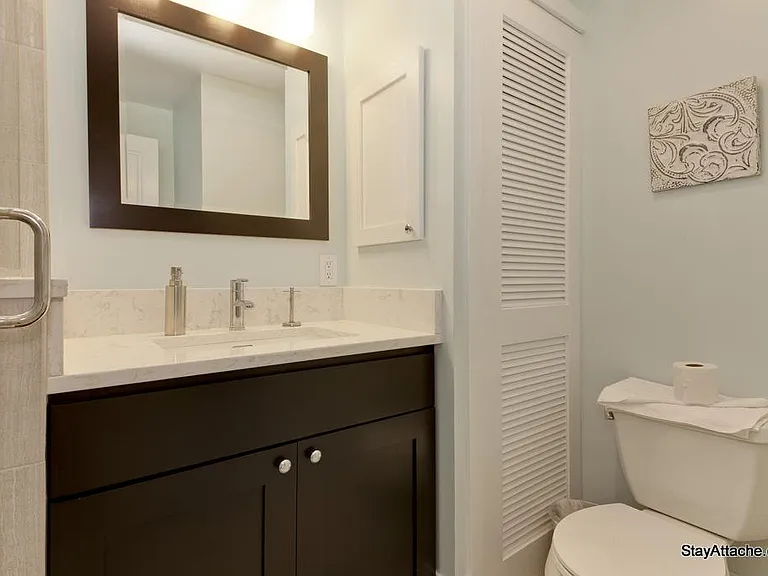 314 A St NE #1 — Photo 11