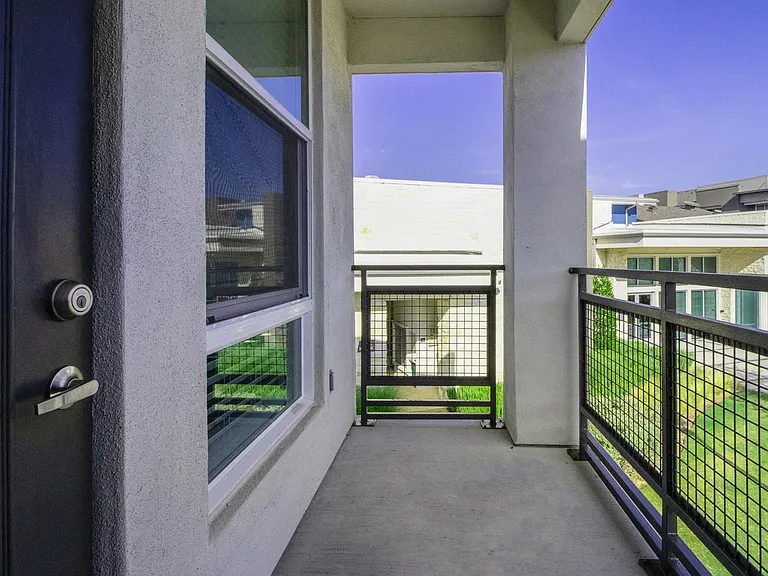 All apartment homes feature balconies or patios