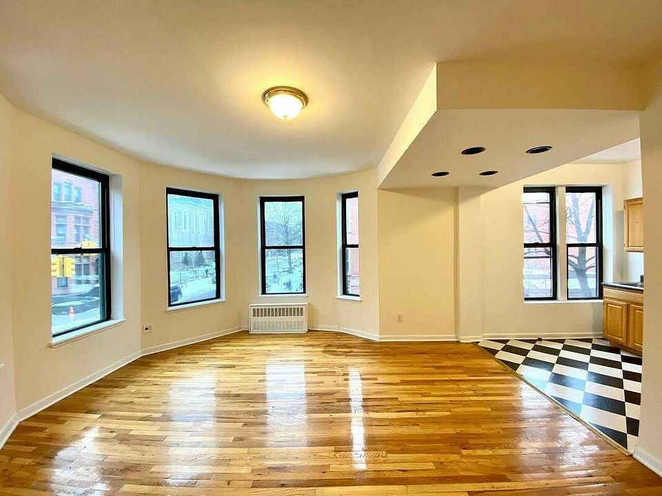 1st image of 218 6th Ave #3CC