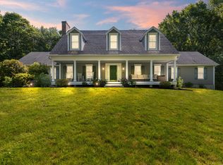 14 Spinnaker Rd, Waterford, CT 06385