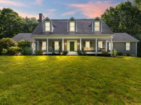 14 Spinnaker Road, Waterford, CT 06385