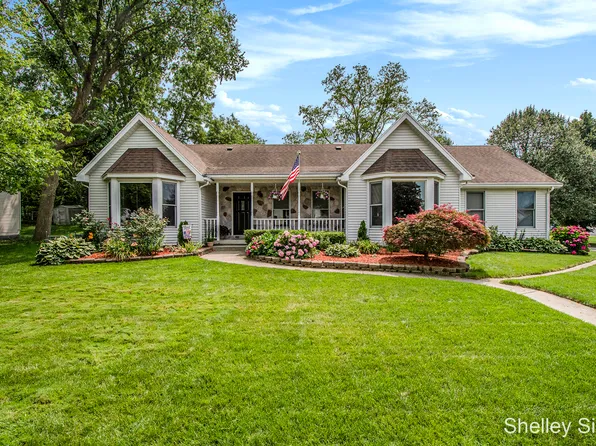 1307 Morewood Dr SE, Grand Rapids, MI 49508