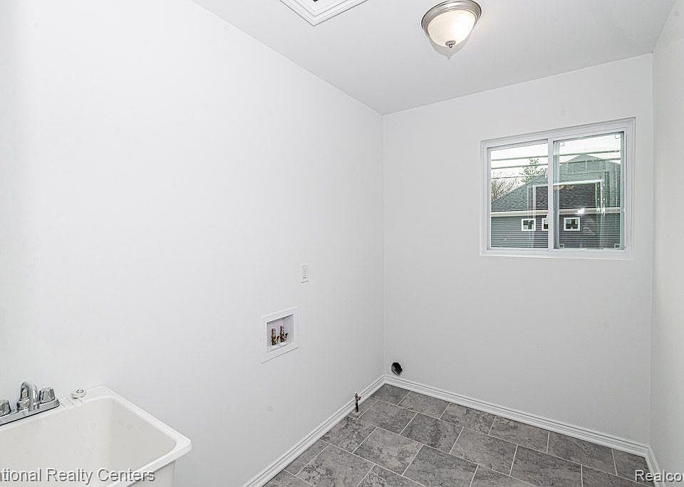 5591 Morgan Lake Dr, photo 21