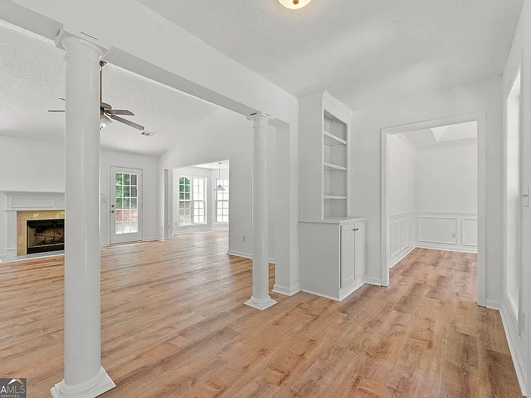 214 Cheyenne Way — Photo 3