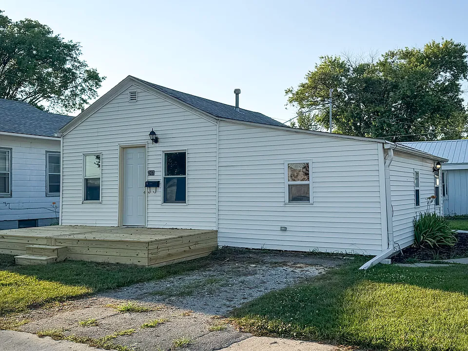 203 E Linden St