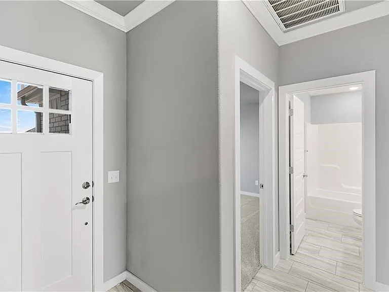 410 Peach Ave — Photo 2