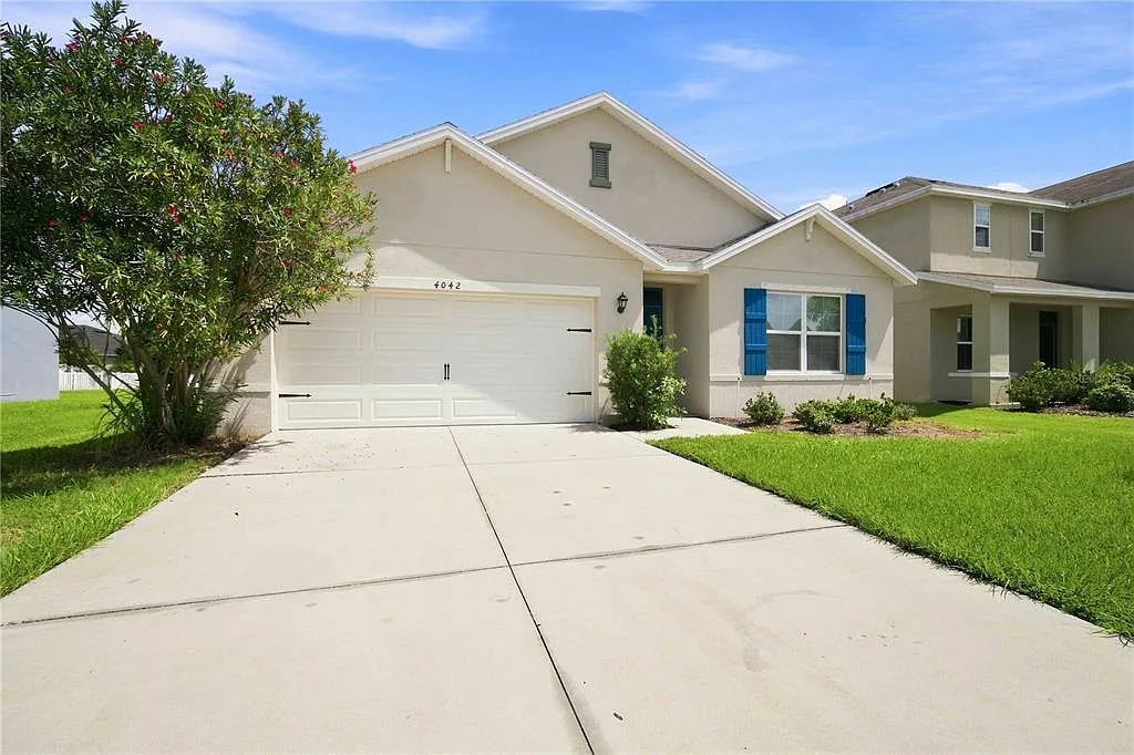 4 bed, 2.0 bath, 1828 sqft, $2,395 — Photo 1