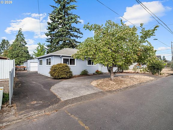 3rd image of 9801 SE Pardee St