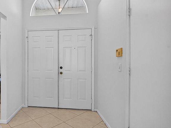 4th image of 412 Trotters Lane