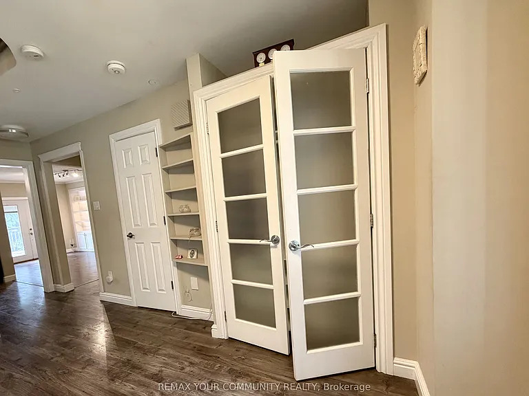 209 Yorkshire Dr — Photo 9