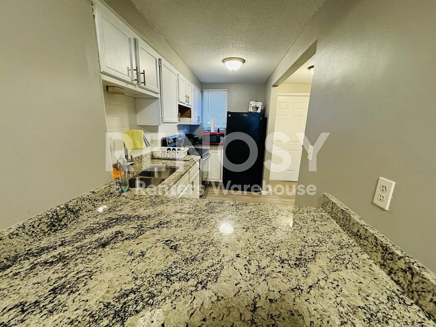 Townhouse in Minneapolis 3 Bedroom 2 Bathroom! — Photo 3