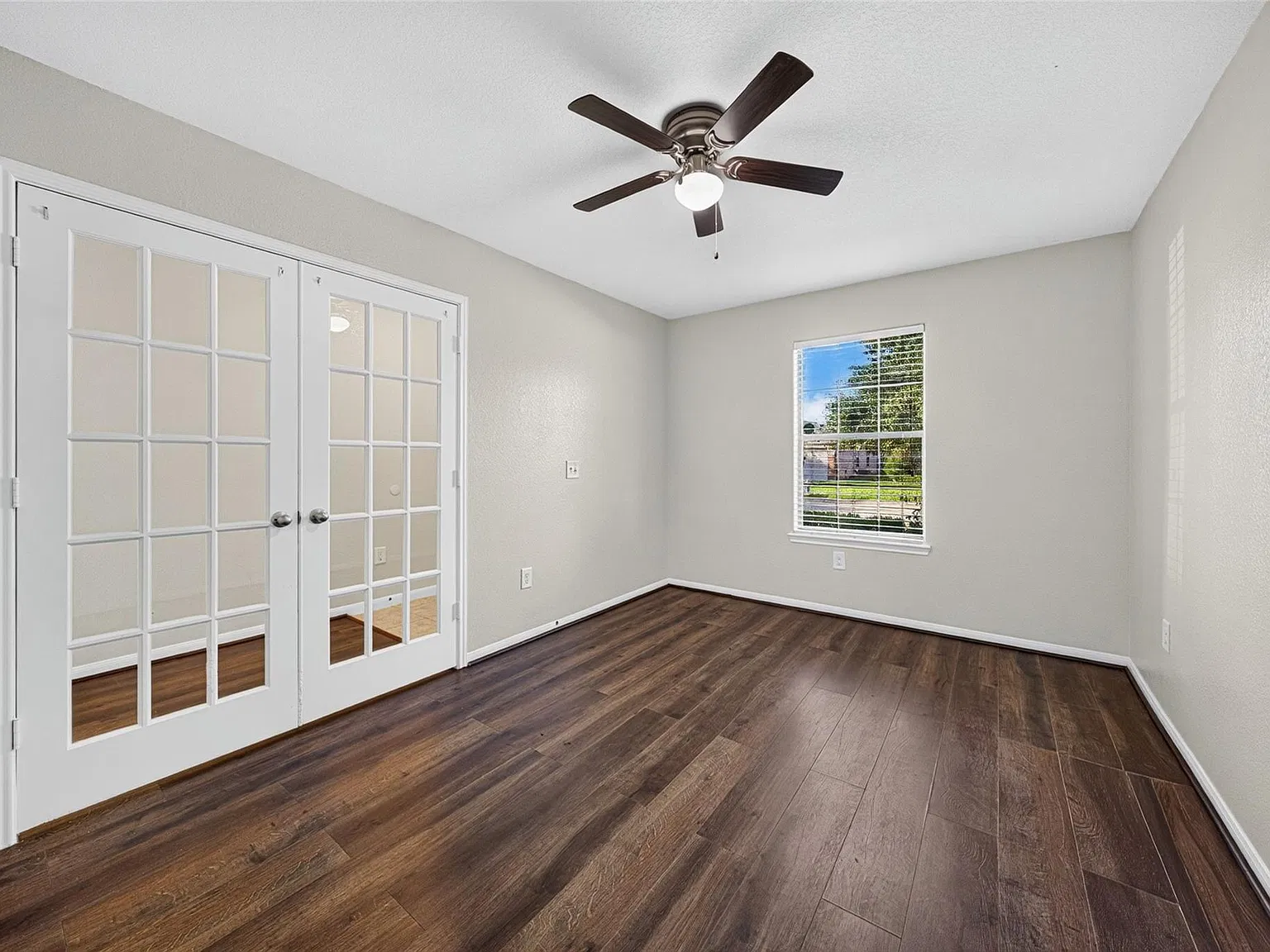 3 bed, 2.0 bath, 1693 sqft, $1,850 — Photo 4