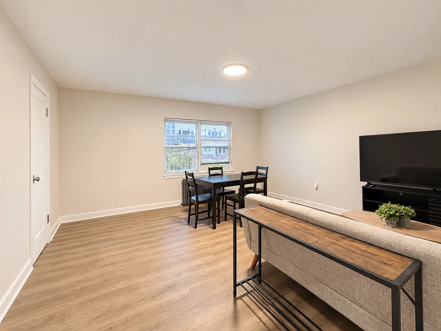 1 bed, 750 sqft, $1,375 — Photo 2