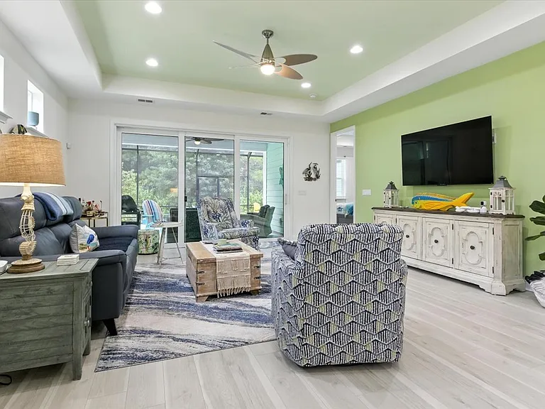 511 Landshark Blvd — Photo 29