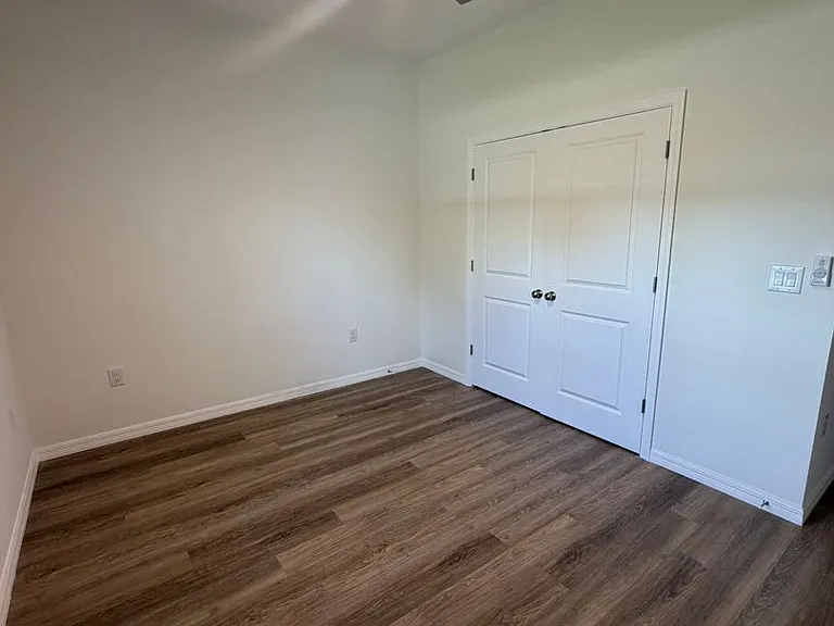 17223 Berwin Ave — Photo 7