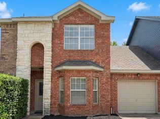 618 NW 14th St, Grand Prairie, TX 75050