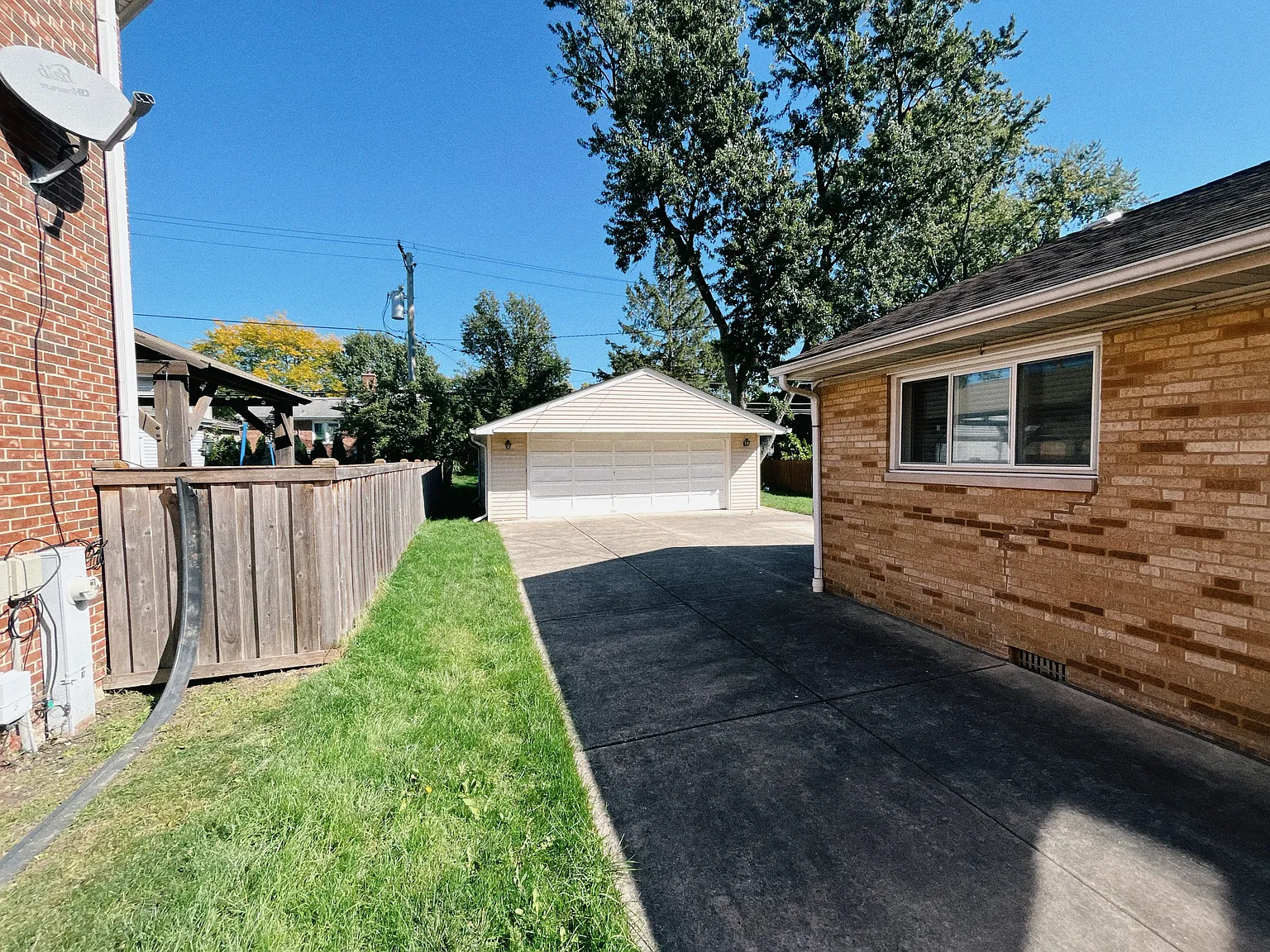 2 bed, 1155 sqft, $3,000 — Photo 3