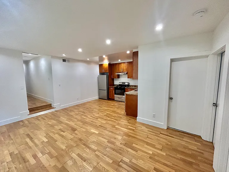 1379 Revere Ave #B — Photo 35