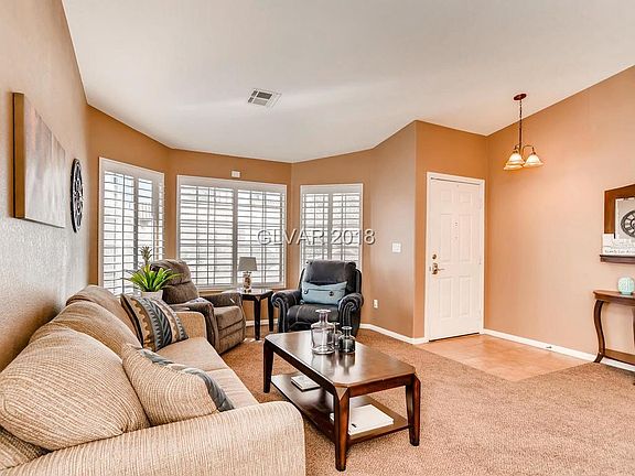 5th image of 924 Royal Moon Ave
