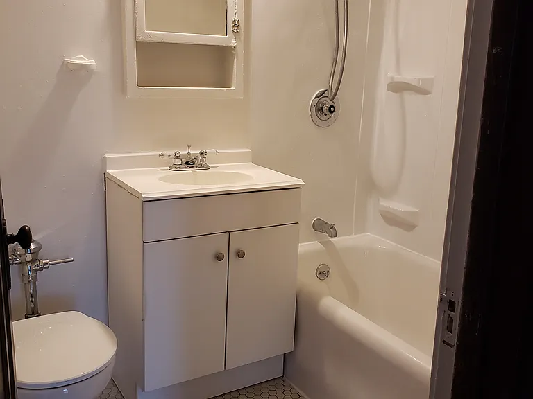 3227 W Lincoln Ave — Photo 2