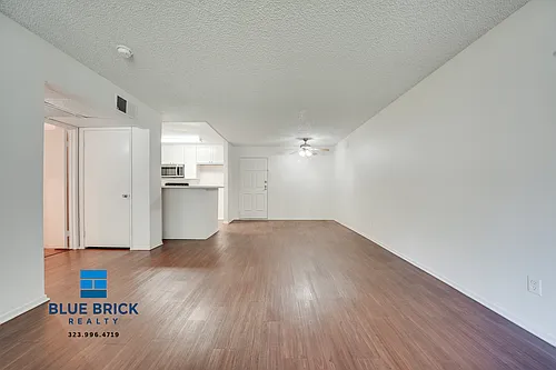 2850 Riverside Dr #3-304 Photo 1
