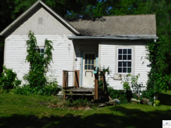 217 N 6th St, Clinton, MO 64735