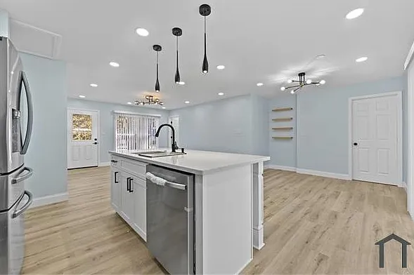 1728 Wayland Cir NE — Photo 11