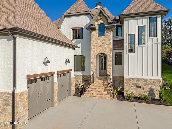 4th image of 544 Lone Willow Dr