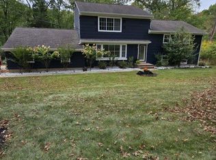 25 Crestwood Dr, Bridgewater, NJ 08807