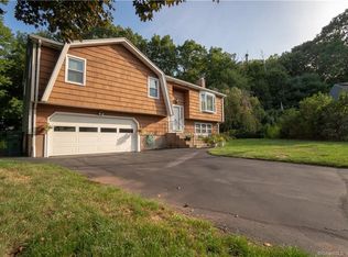 40 Cooper Hill Ct, Hamden, CT 06514