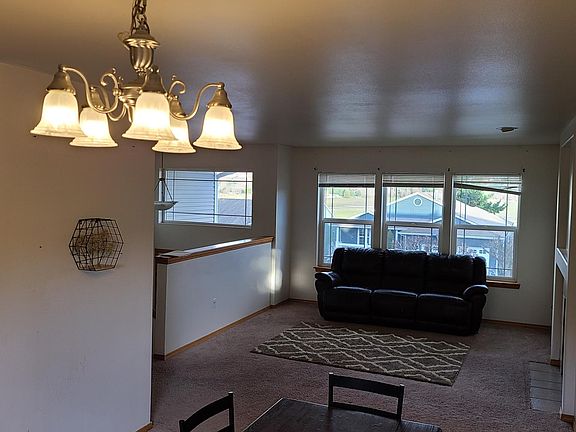 3rd image of 10530 66th Ave NE